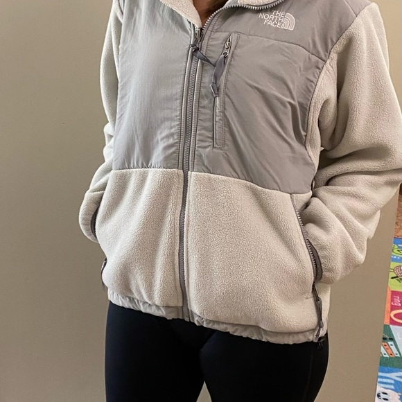 The North Face white and gray zip up fleece Sherpa jacket - Picture 6 of 8